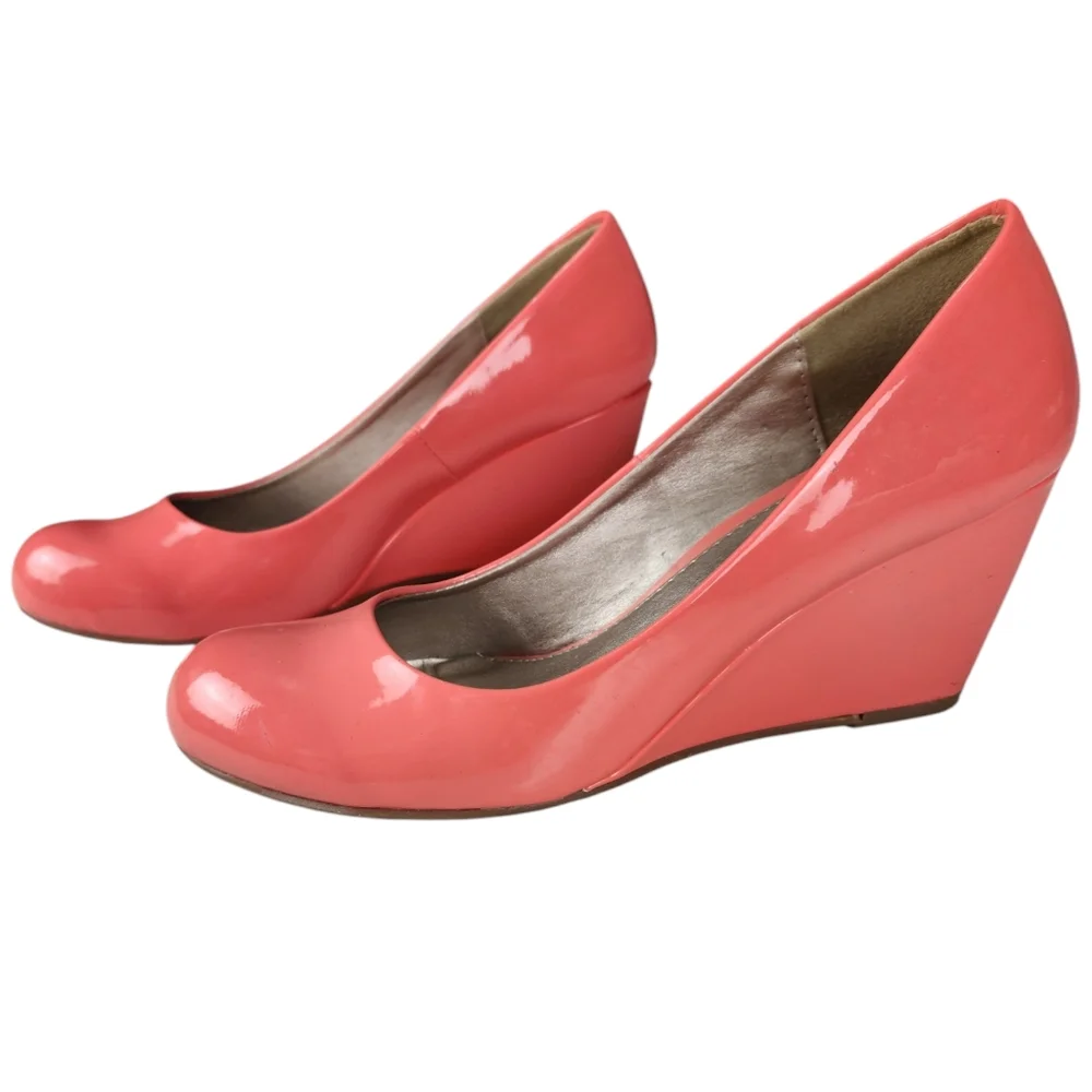 Chinese Laundry Nima Coral Wedge Pumps size 8